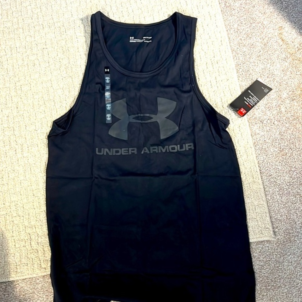 Under Armour woman’s muscle tank top new black size S